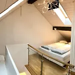 Old Town - Self Check-in Apartment