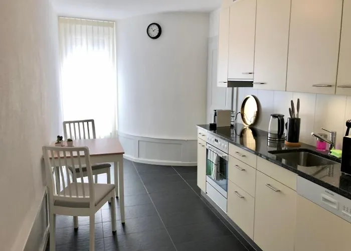 Old Town - Self Check-in Apartment Bern